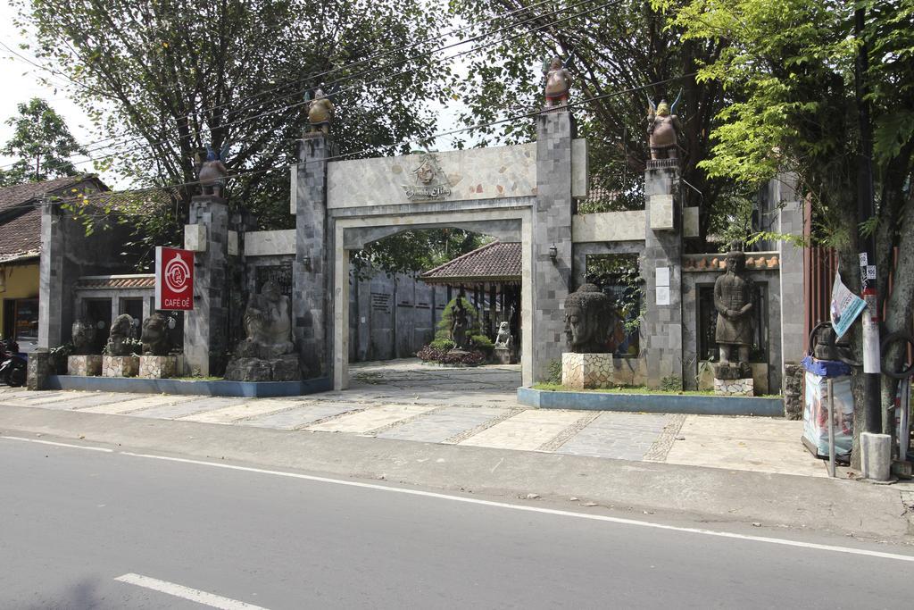 Reddoorz Near Borobudur Temple Hotel Yogyakarta Bagian luar foto